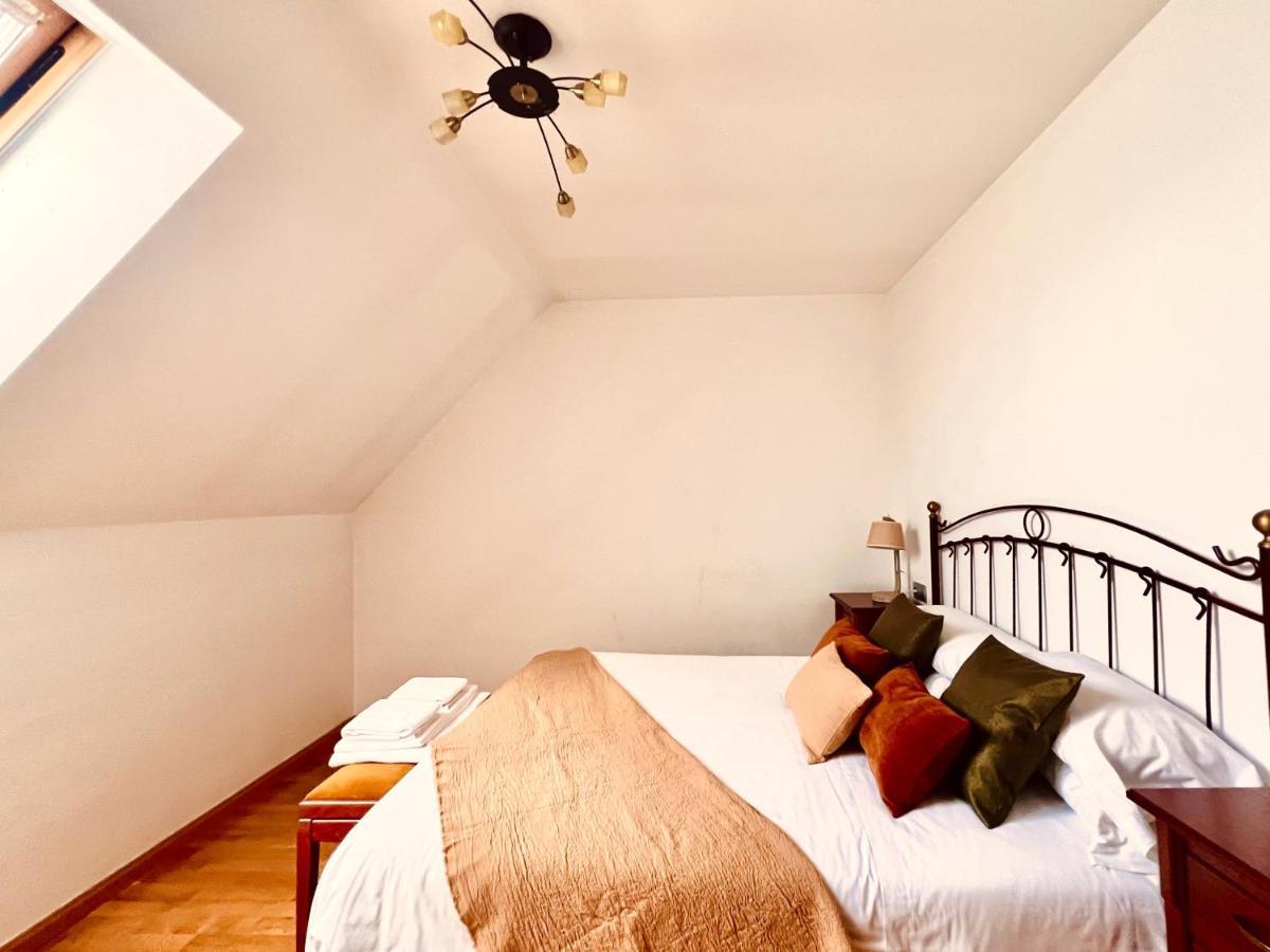 Housingleon - Conde Duplex Con Garaje Gratuito Διαμέρισμα Εξωτερικό φωτογραφία