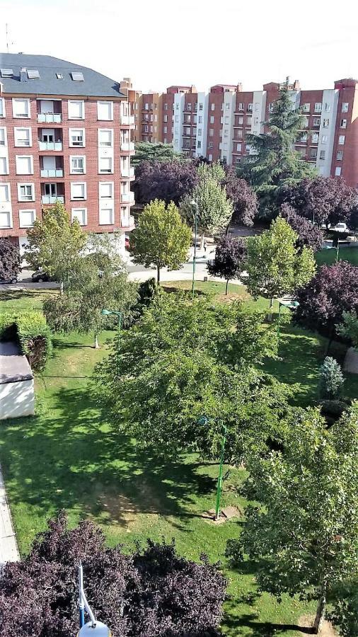 Housingleon - Conde Duplex Con Garaje Gratuito Διαμέρισμα Εξωτερικό φωτογραφία