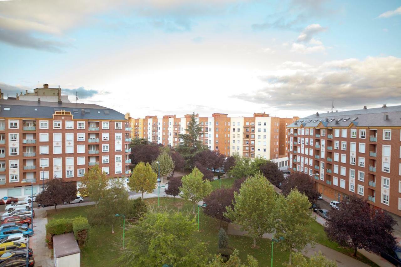 Housingleon - Conde Duplex Con Garaje Gratuito Διαμέρισμα Εξωτερικό φωτογραφία